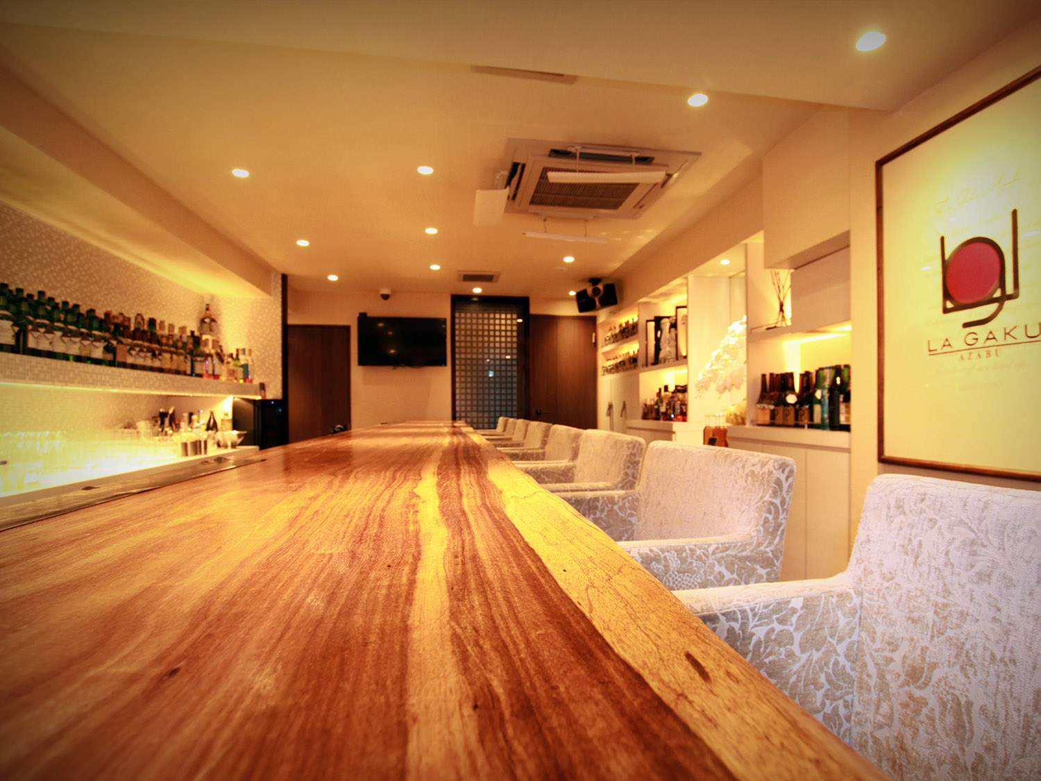 麻布十番スナック感覚ラウンジガールズバー「LA GAKU AZABU」の高級クラブのようなインテリア写真