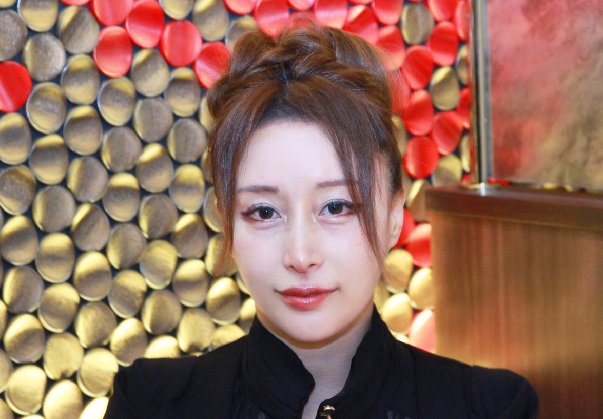 麻布十番スナック感覚ラウンジガールズバー「LA GAKU AZABU」のママの写真