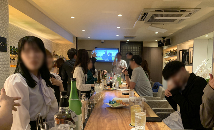 スナック感覚ガールズバーラウンジ「LA GAKU AZABU」店内イメージ